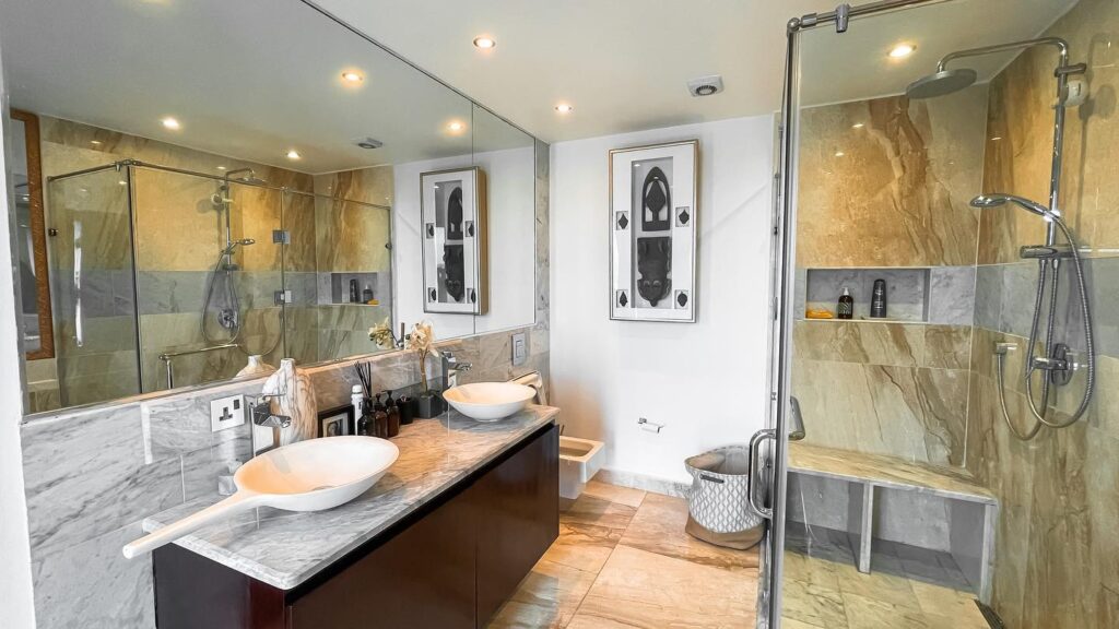 lamragalleries_1678957233_3059637494224159272_52818469884