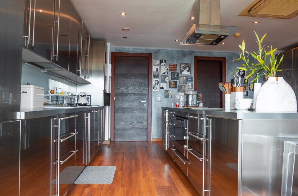 lamragalleries_1679044094_3060366135006411515_52818469884