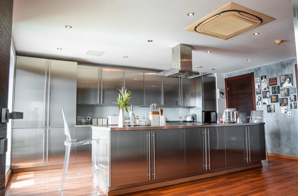 lamragalleries_1679044094_3060366135014968121_52818469884